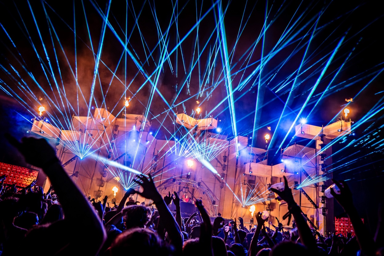 Festival met licht en geluid setup